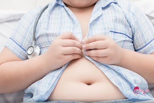 Hậu quả của việc uống thừa sữa ở trẻ 3 tuổi