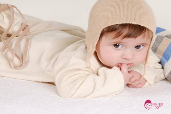 Lưu ý khi đội mũ cho trẻ sơ sinh