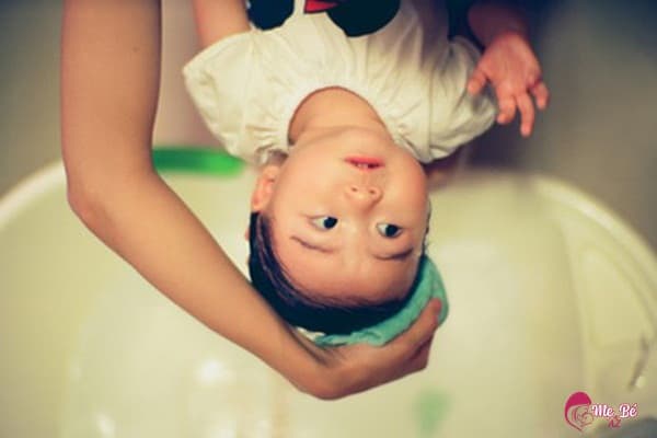 Cha mẹ cần chú ý khi sử dụng các loại dầu gội cho trẻ