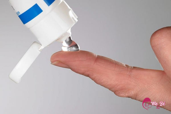 Dùng kem trị thâm bụng sau khi sinh có ảnh hưởng tới sữa mẹ?