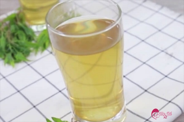 Phụ nữ sau sinh uống nước lá đinh lăng: Lợi ích và lưu ý Phụ nữ sau sinh uống nước lá đinh lăng: Lợi ích và lưu ý