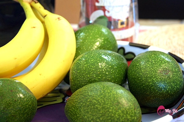 Chuối và bơ rất tốt cho trẻ 2 tuổi chậm tăng cân