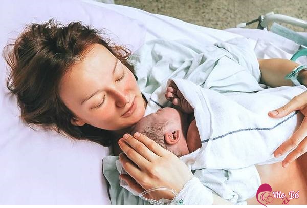 Mất cân bằng nội tiết tố là nguyên nhân hàng đầu gây ra mụn sau sinh