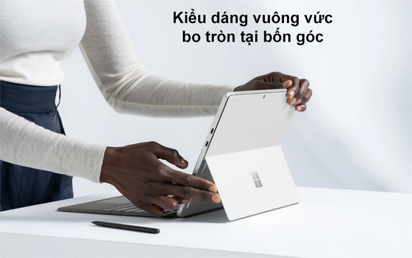 Hình ảnh Surface Pro 8 với chân đế