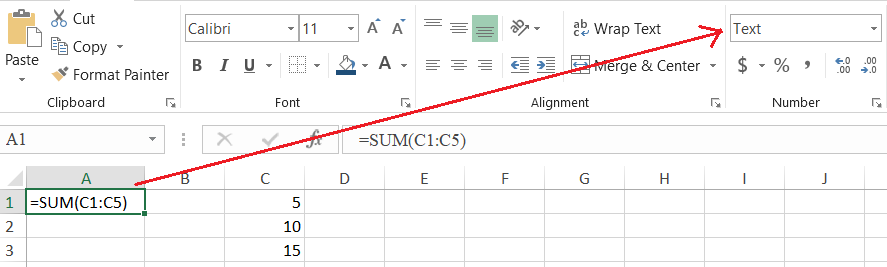 alt text: Ô A1 định dạng Text, hiển thị công thức SUM thay vì kết quả