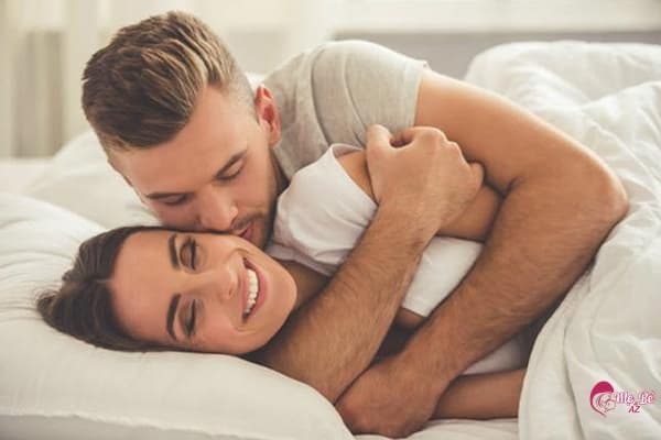 Quan Hệ Vợ Chồng Sau Sinh: Có Ảnh Hưởng Đến Việc Cho Con Bú? Hình ảnh mẹ bỉm sữa cho con bú