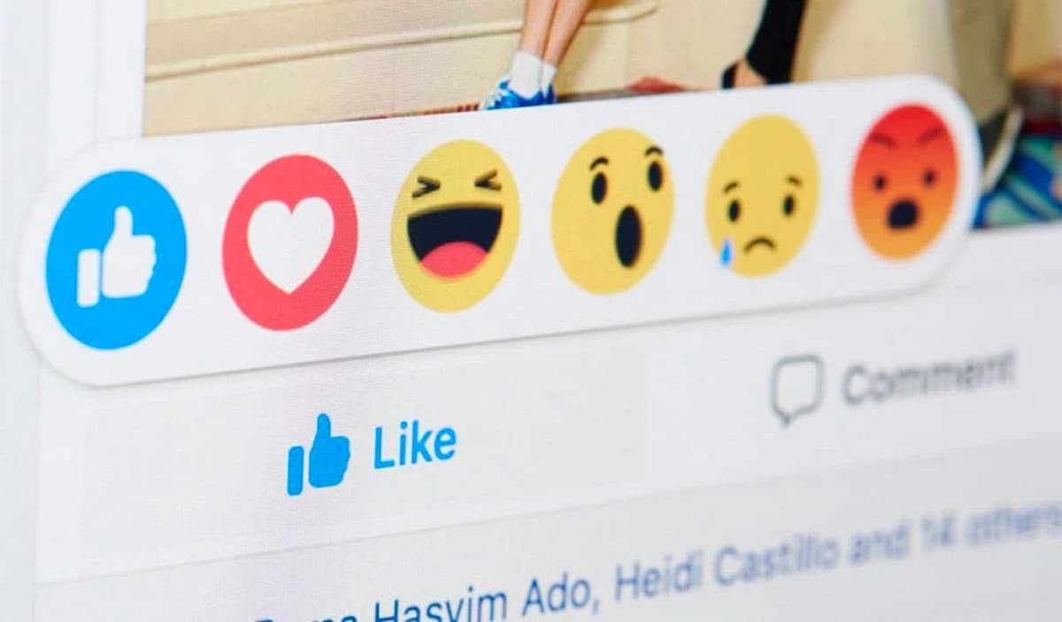 Like chéo, follow chéo