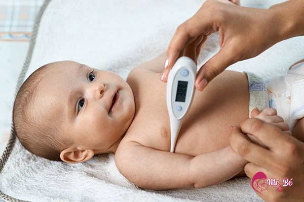 Trẻ sốt trên 38,5 độ C cần phải cho uống thuốc hạ sốt