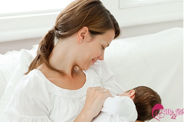 Cho con bú khi mang thai: An toàn không?