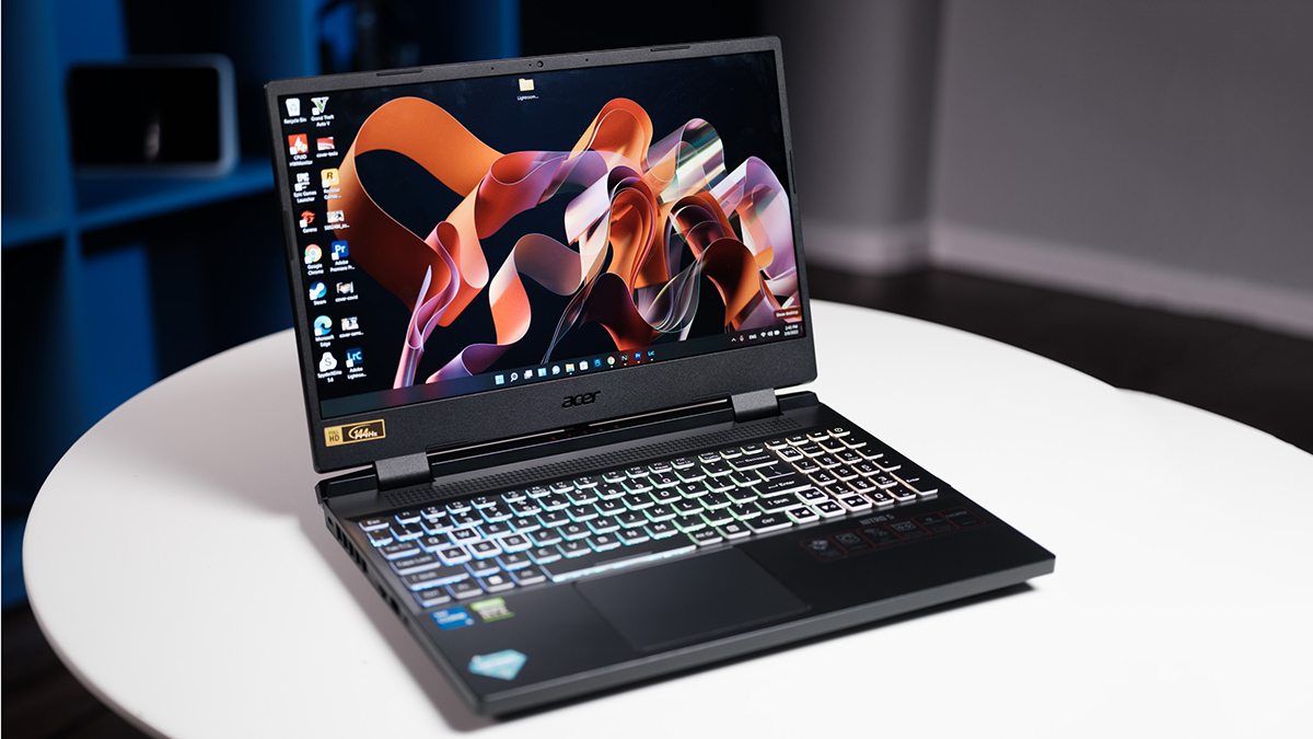 Laptop Acer Nitro 5 Tiger với thiết kế mạnh mẽ, hệ thống tản nhiệt hiệu quả