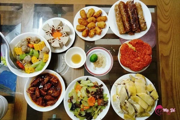 Mâm cỗ cúng gia tiên ngày Rằm tháng 7