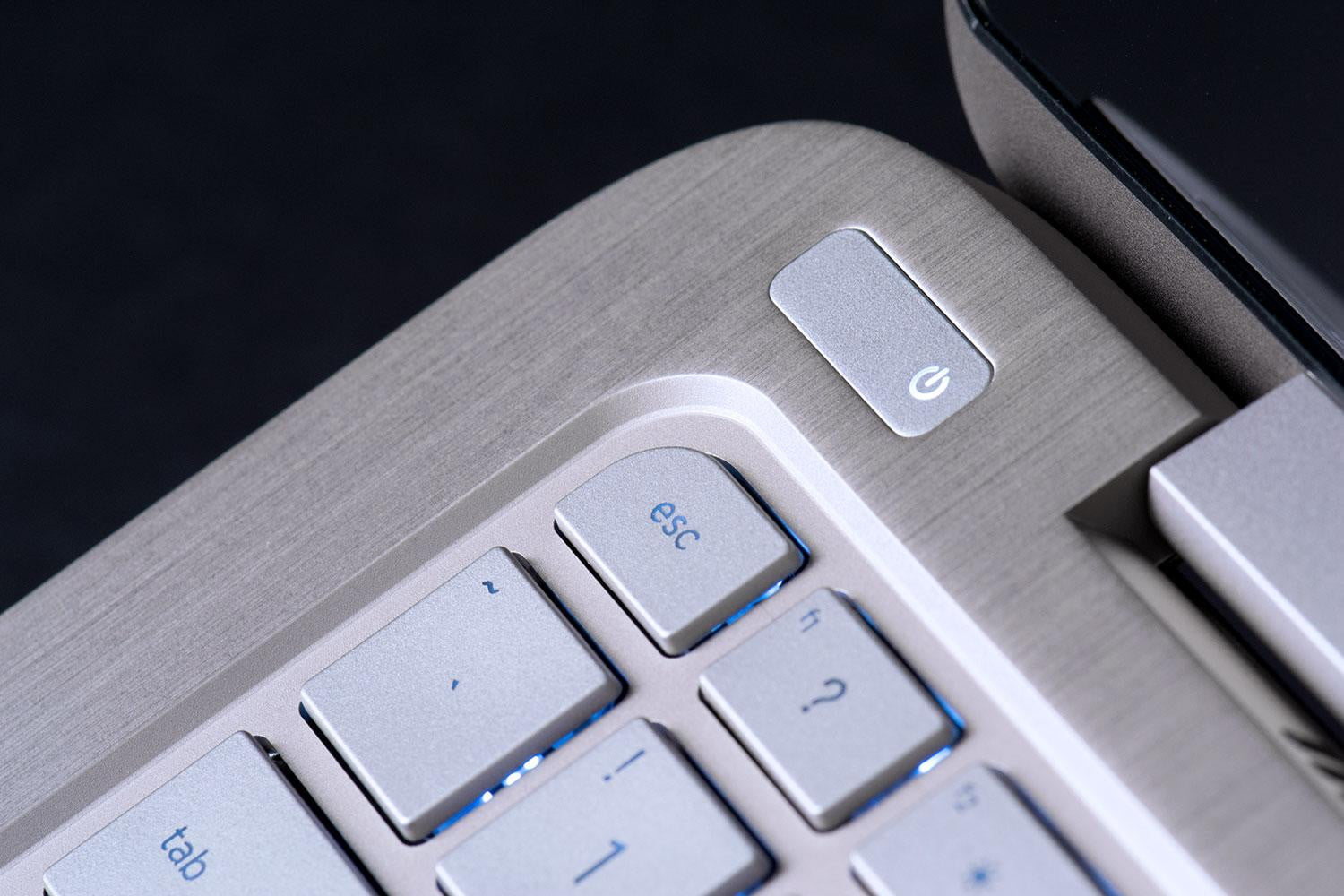 Khởi động lại laptop