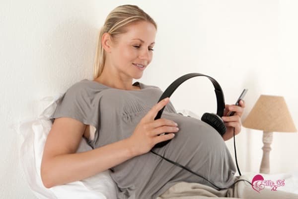 Từ tuần thứ 16 - 20 trở đi, các mẹ có thể bắt đầu cho bé nghe nhạc.