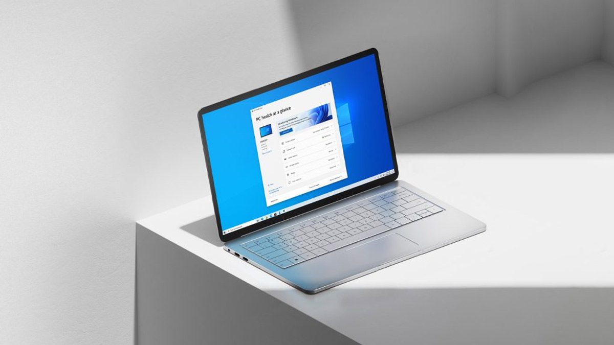 Kiểm tra hình thức bên ngoài của laptop