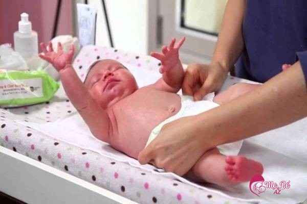 Phân trẻ bú sữa công thức