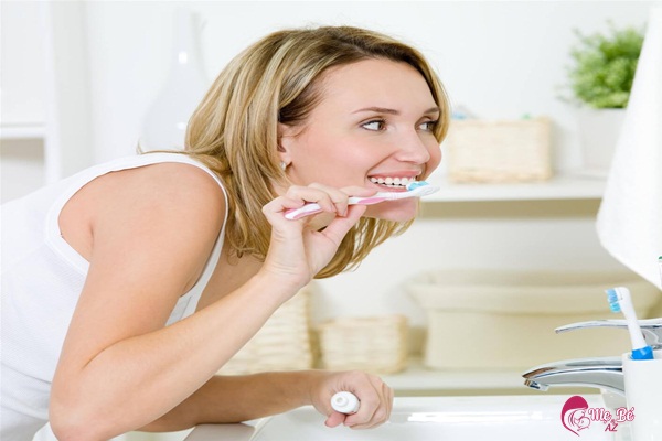 Chăm Sóc Răng Miệng Sau Sinh: Gạt Bỏ Quan Niệm Sai Lầm