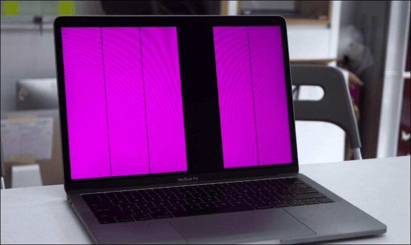 Các yếu tố ảnh hưởng đến giá sửa màn hình Macbook