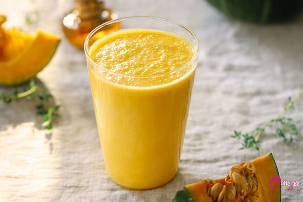 Sữa mẹ loãng phải làm sao? 5 thực phẩm giúp sữa mẹ đặc hơn