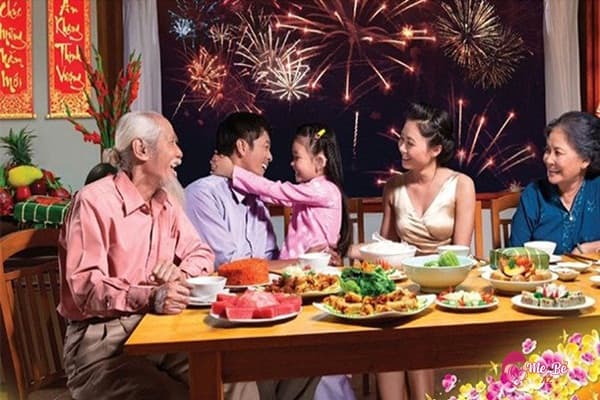 Ý Nghĩa Ngày Tết Tất Niên Và Mâm Cỗ Truyền Thống Việt Nam Sum vầy bên gia đình