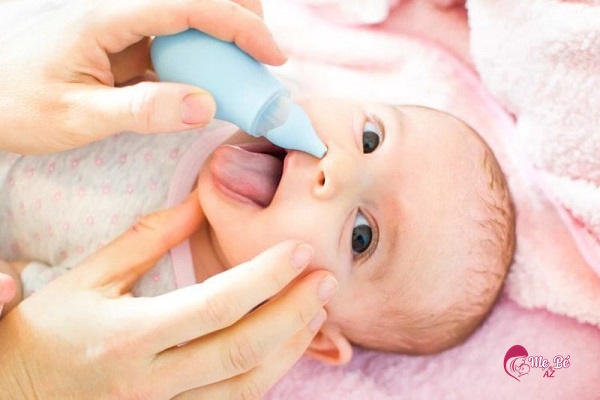 Chăm Sóc Trẻ 3 Tháng Tuổi Bị Ho Và Sổ Mũi: Hướng Dẫn Chi Tiết Cho Ba Mẹ Hút mũi cho bé
