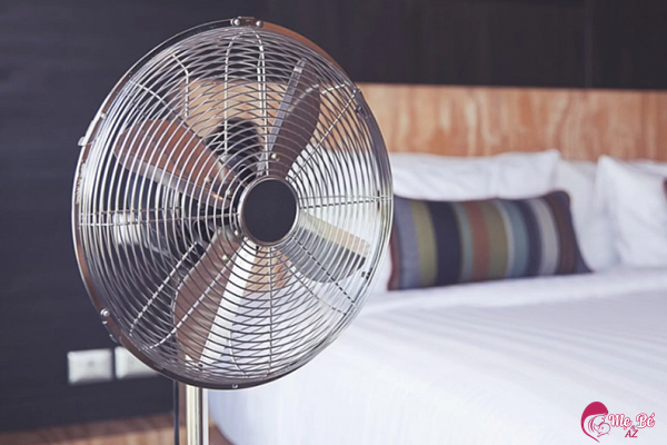 Trẻ Bị Sởi Có Được Bật Quạt Không? Hướng Dẫn Chăm Sóc Khoa Học Trẻ em bị sởi có được bật quạt không?