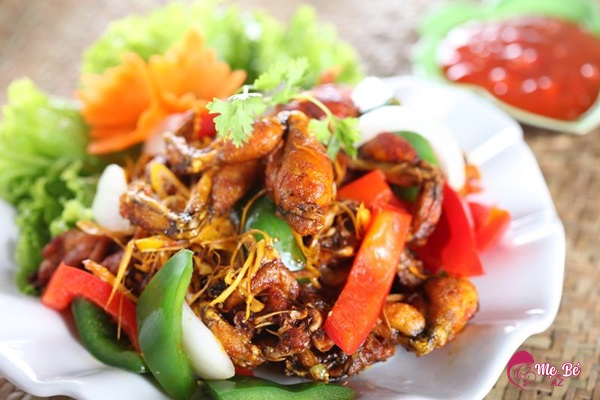 Đồ cay nóng cũng là thực phẩm mẹ nên kiêng khi bé ho