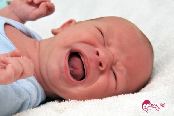 Trẻ Sơ Sinh Hay Gồng Mình Đỏ Mặt: Nguyên Nhân Và Cách Xử Lý Trẻ sơ sinh gồng mình đỏ mặt là hiện tượng sinh lý bình thường