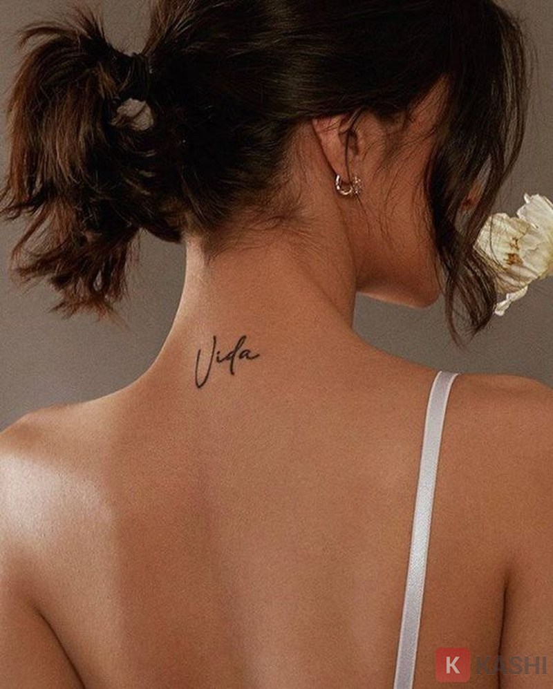 Xăm chữ trên lưng