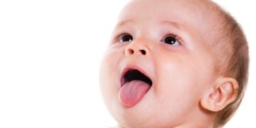Lưỡi Trẻ Sơ Sinh Như Thế Nào Là Bình Thường?